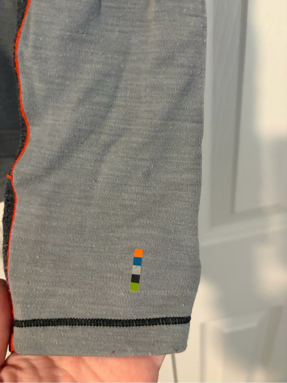 Flawed Smartwool Light Gray Dark Charcoal quarter Zip-Front Red Trim thumb hole - Picture 6 of 10